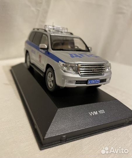 Toyota Land Cruiser 200 1/43