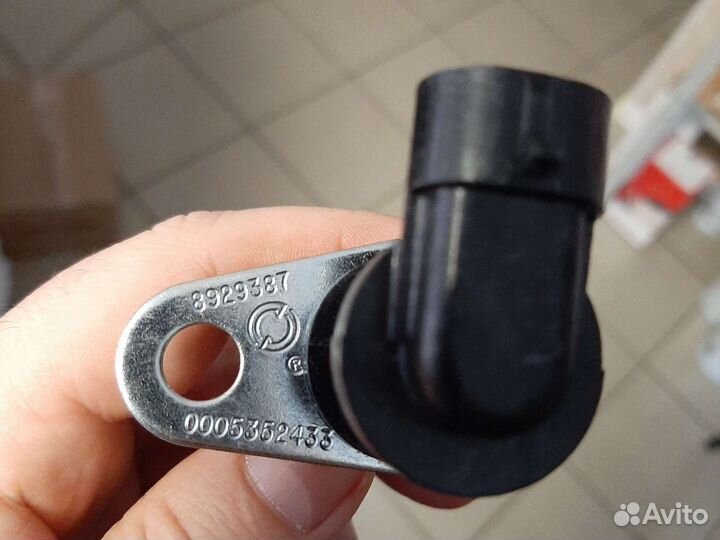 Датчик положения распредвала Detroit 8929387