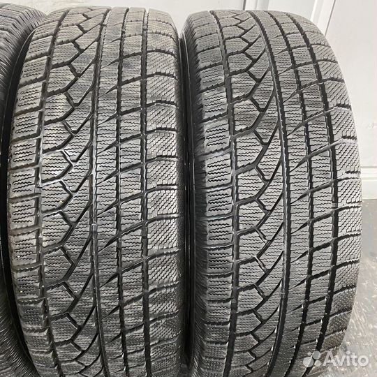 Toyo Winter Tranpath M2 215/60 R17