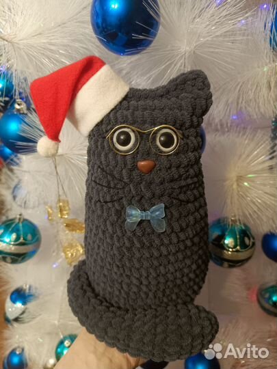 Вязаная игрушка ручной работы,Кот учёный