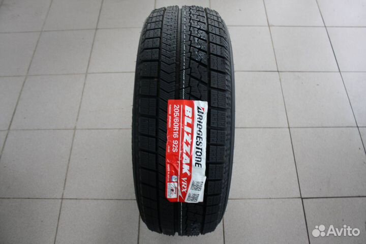Bridgestone Blizzak VRX 205/60 R16 92S