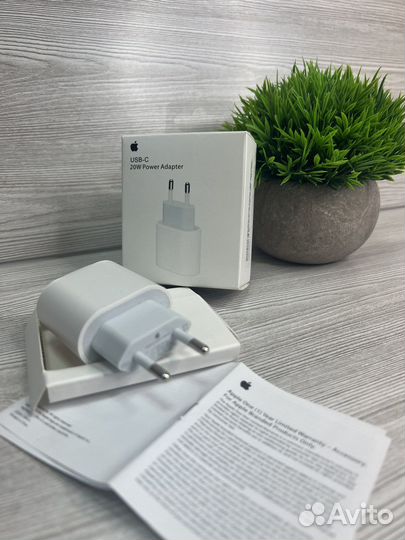 Адаптер блок на Type-C 20W USB-C