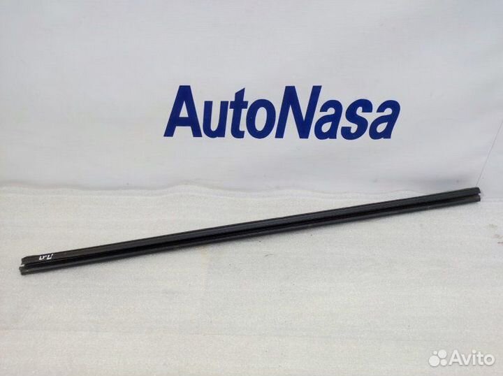 Уплотнитель стекла двери Ford Focus 3 2011-2019