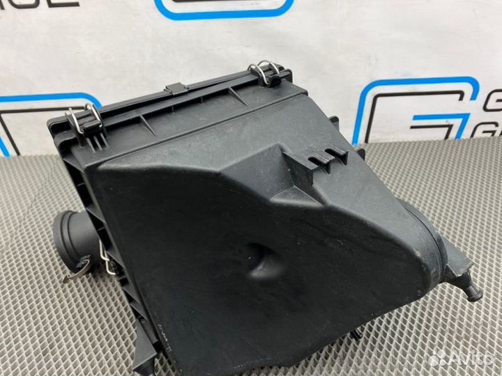 Корпус воздушного фильтра Mercedes-Benz C-Class