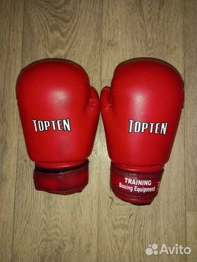 Боксерские перчатки