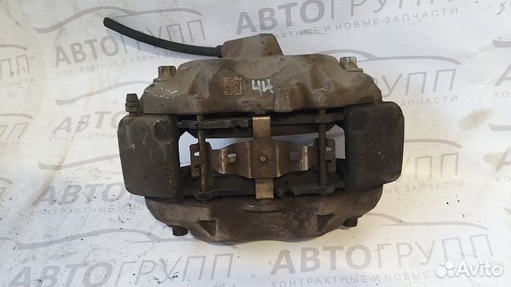 Суппорт передний правый Mb Cls 400 C218 рестайлинг