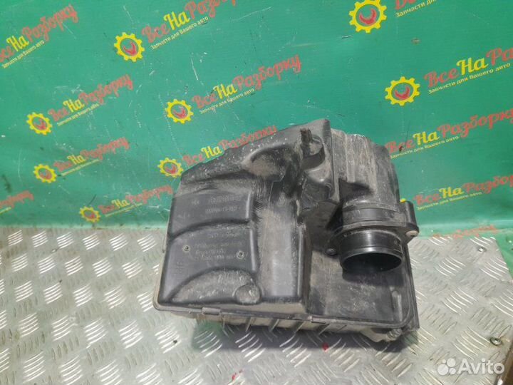 Корпус воздушного фильтра Renault Fluence седан