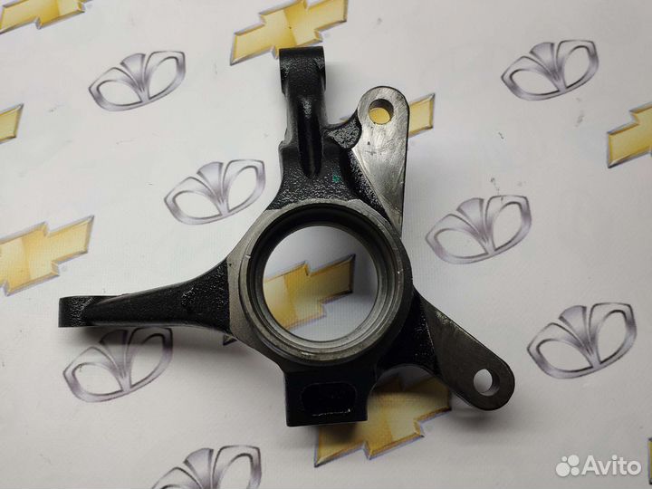 Кулак поворотный правый на Дэу Матиз