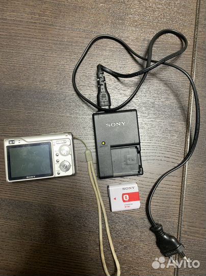 Sony Cyber-shot DSC-W200