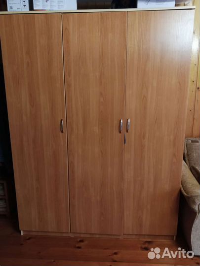 Шкаф