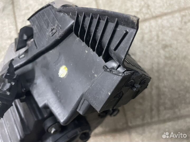 Фара левая Greta