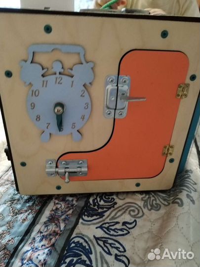 Развивающий кубик- бизиборд