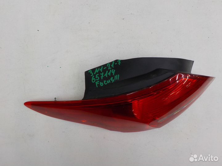 Фонарь задний левый наружный на Ford Focus III