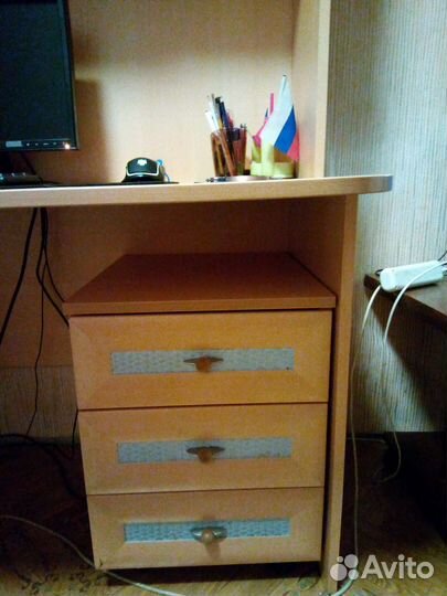 Стол компьютерный