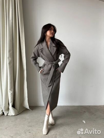 Пальто демисезонное в клетку 40