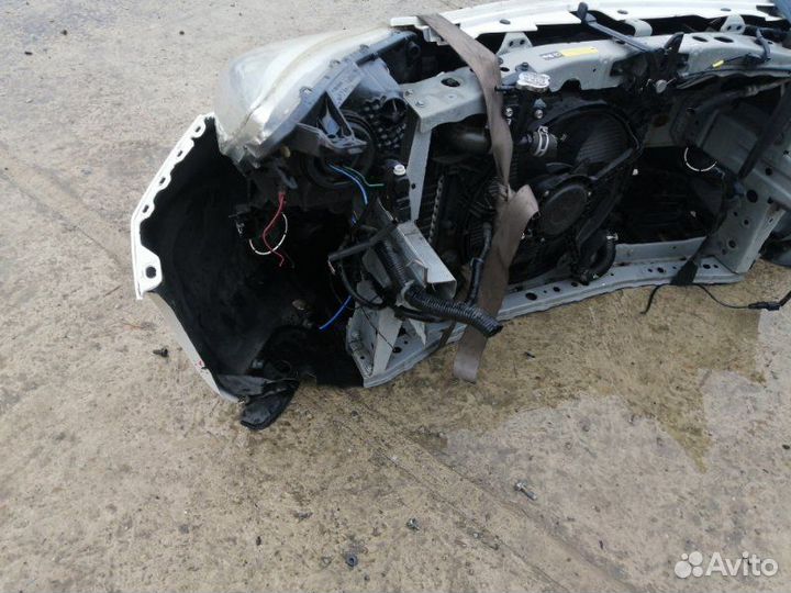 Nose cut Nissan Note E12 HR12DDR