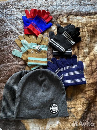 Futurino шапки р.50/52 в подарок перчатки