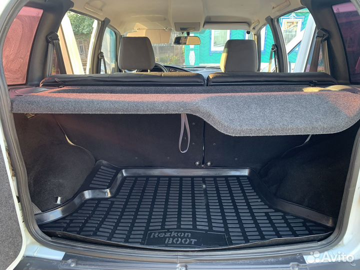 Полка багажника нива шевроле