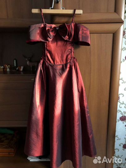 Платье для девочки праздничное