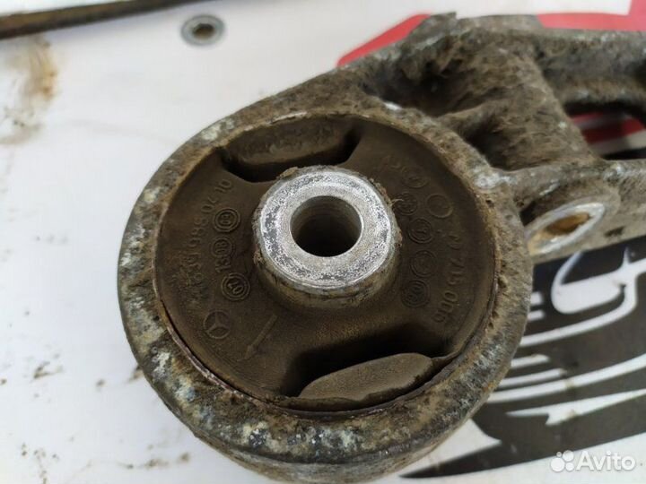 Кронштейн редуктора Mercedes Vito W639 2.1D 2009