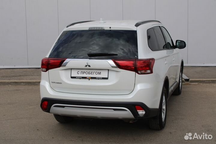 Mitsubishi Outlander, 2021