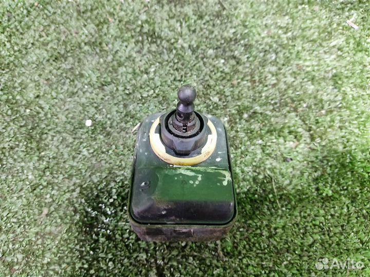 Корректор фары Toyota Yaris P90 2010