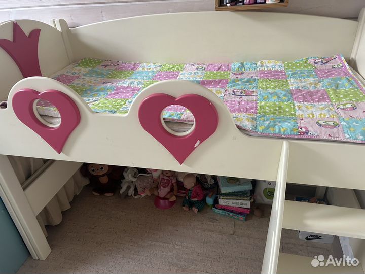 Кровать детская из массива