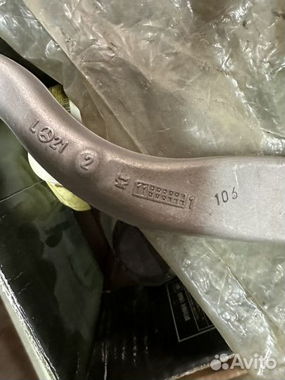 Рычаг передний верхний Mercedes E W212