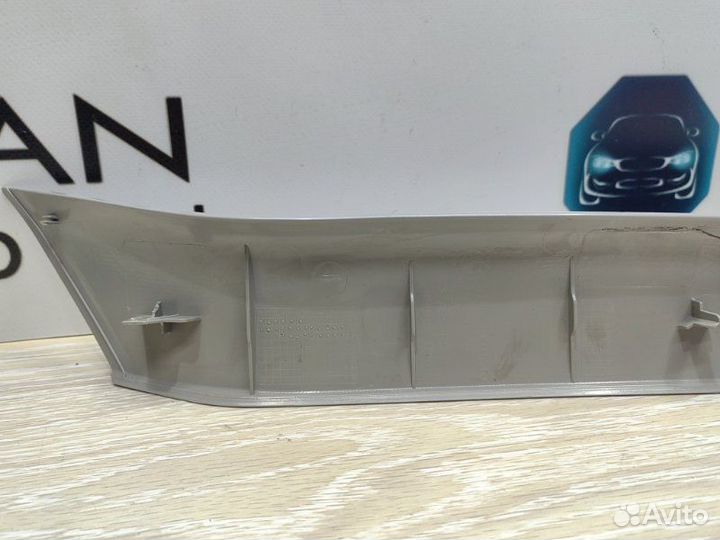 Накладка двери багажника правая Bmw X5 E70 N62B48