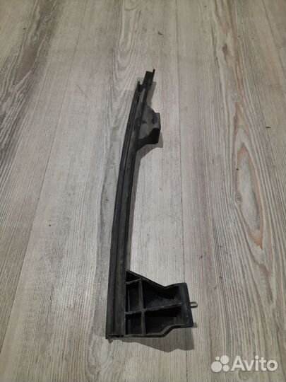 Направляющая стекла Kia RIO 3 Прав