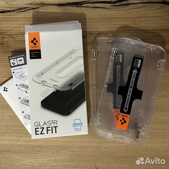 Защитное стекло Spigen iPhone 14 Pro Max