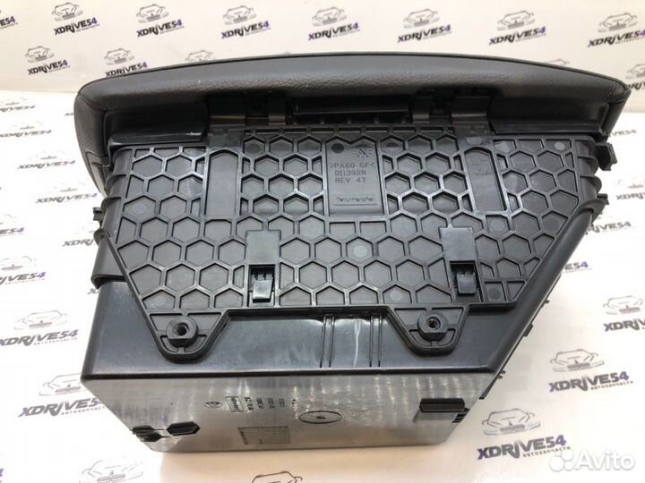 Подлокотник Bmw X5 E70 N57D30A 2011