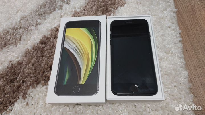 iPhone SE, 64 ГБ
