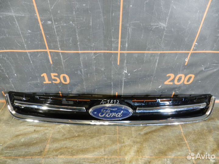 Решетка радиатора - Ford Kuga