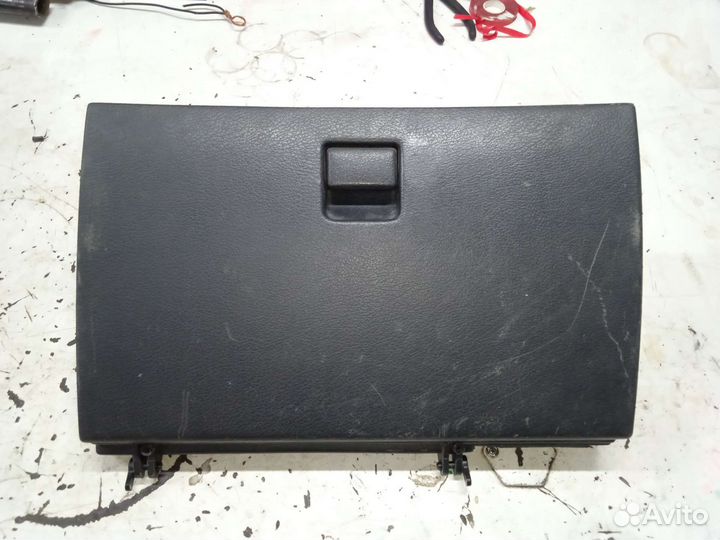 Бардачок Nissan Sunny Ниссан Санни