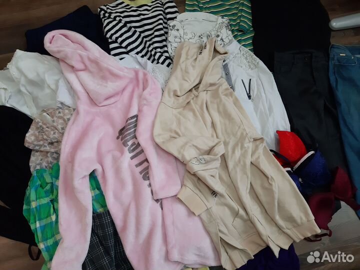 Продам вещи женские и белье мешком 42р