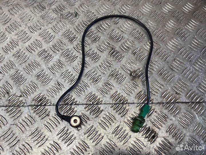 Датчик детонации Volkswagen Passat