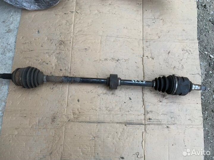 Привод передний правый Toyota Avensis 2 T250 1.8