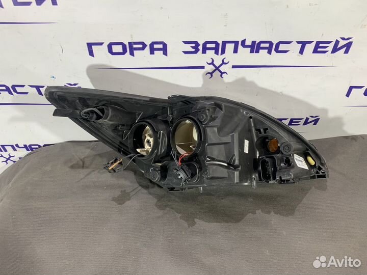Фара левая Ford Focus 2008-2011