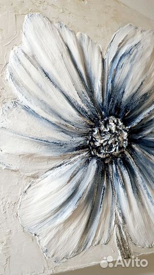 Интерьерная картина цветы барельеф светлая