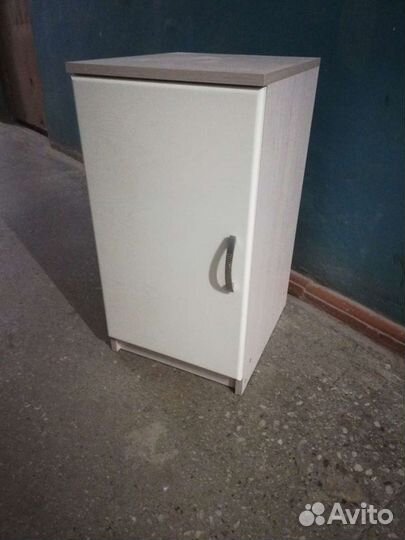 Тумба прикроватная