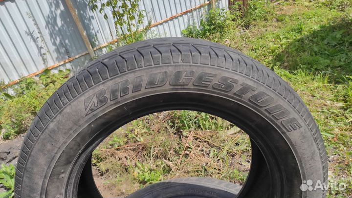 Bridgestone Potenza RE031 225/65 R17