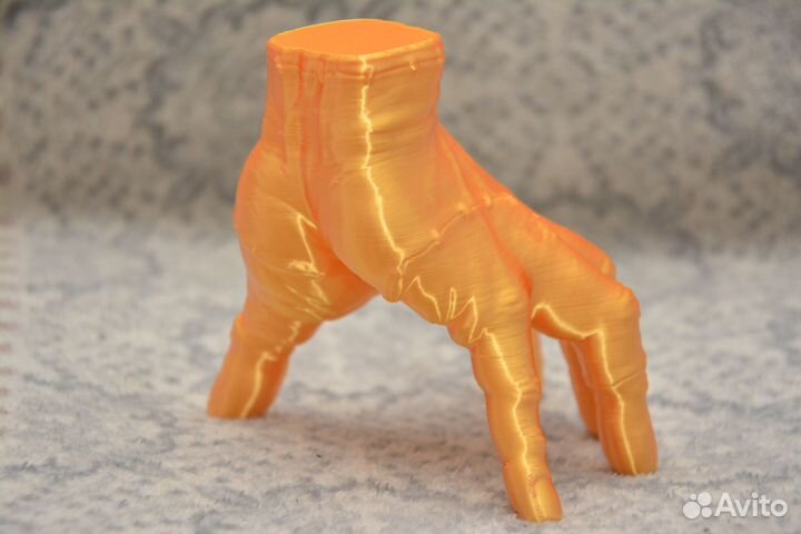 Рука из сериала Wednesday (семейка Аддамс)