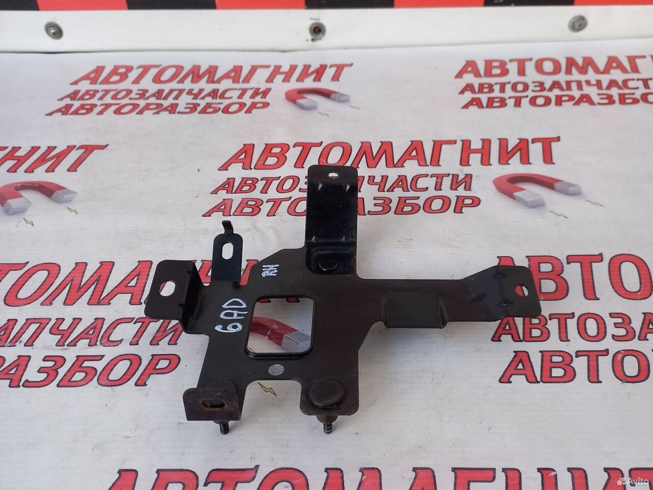 Кронштейн датчика слепых зон правый Элантра 6 AD