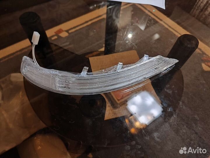 Светодиодный указатель поворота на боковое зеркало