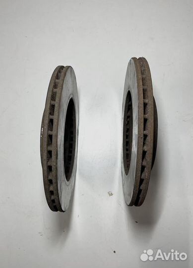 Диск тормозной передний Volkswagen Golf 3