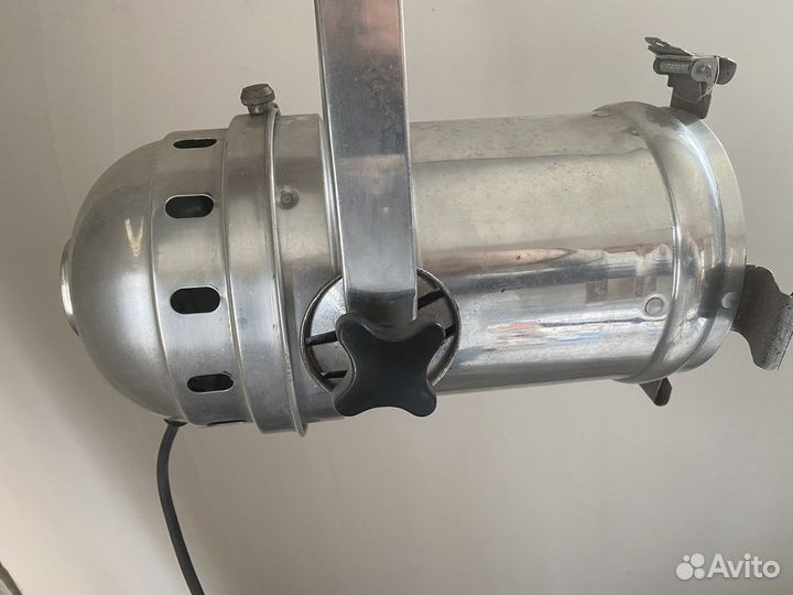 Прожектор сценический