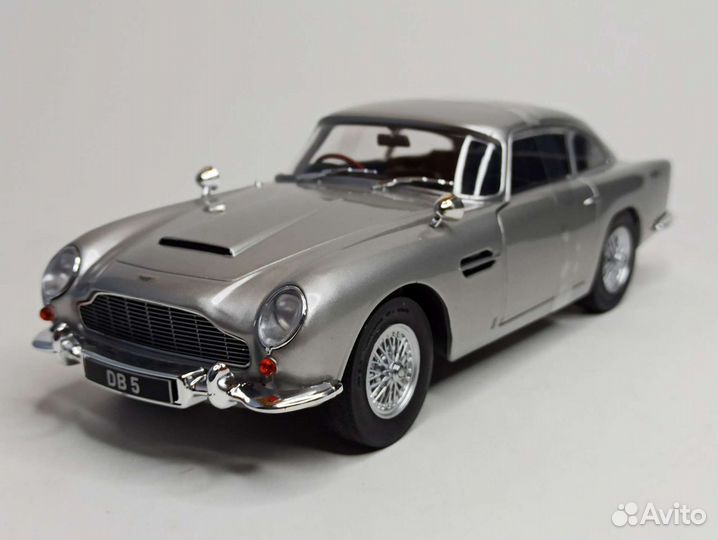 Aston Martin DB5 RHD 1964 Solido 1:18