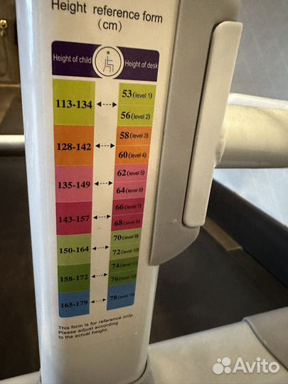 Регулируемый стол и стул