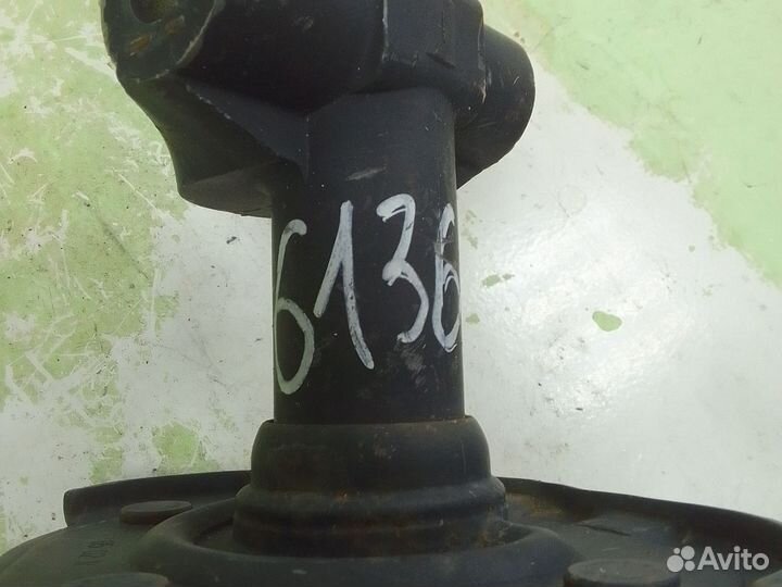 Кронштейн заднего усилителя правый BMW 5 E39